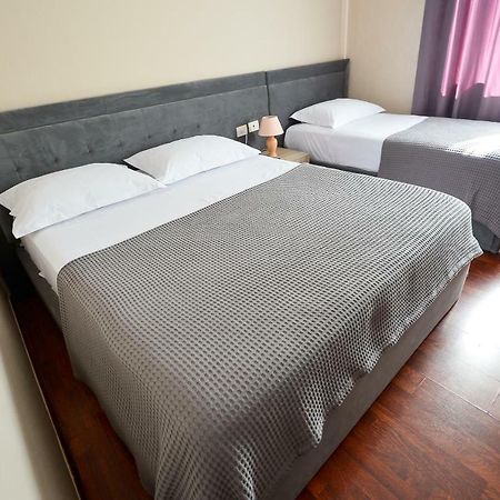 טיראנה Hotel Niku מראה חיצוני תמונה