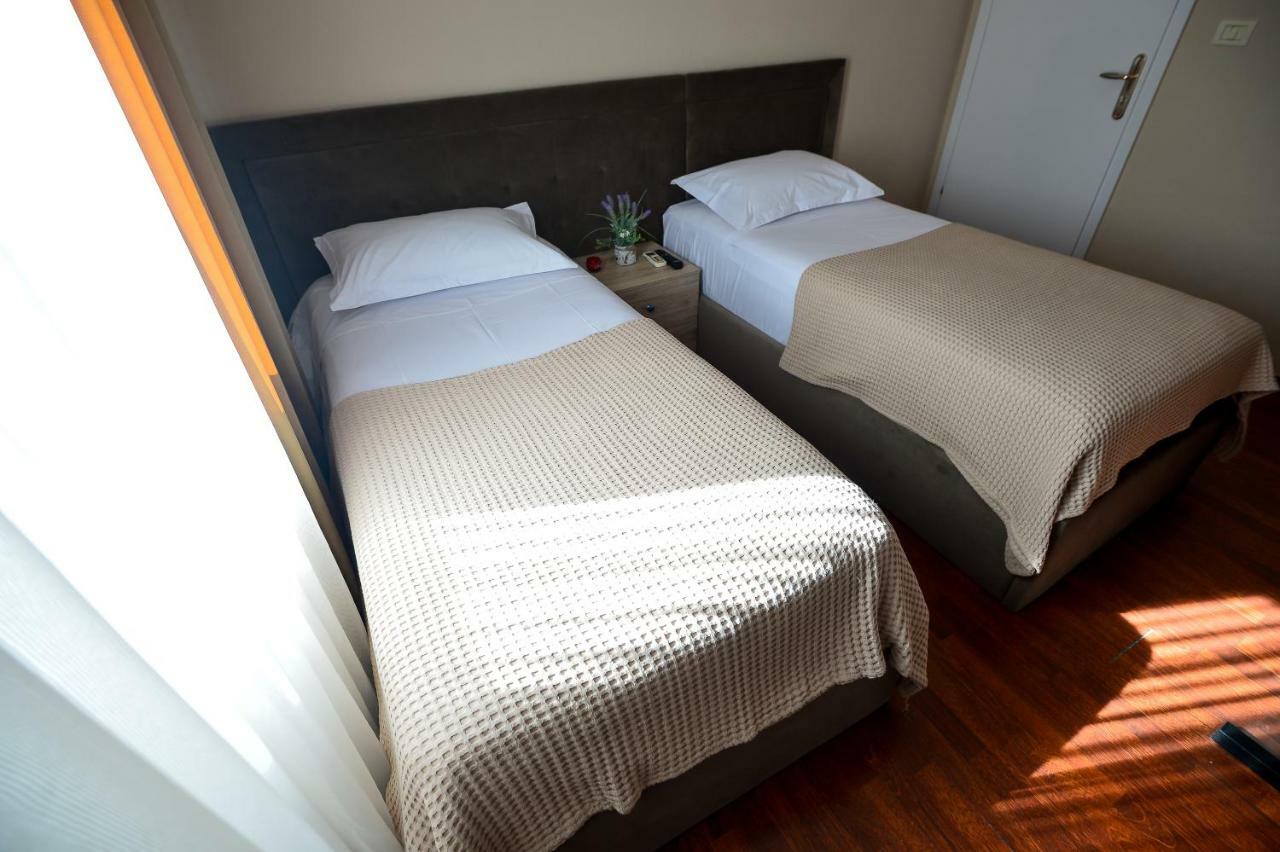 טיראנה Hotel Niku מראה חיצוני תמונה