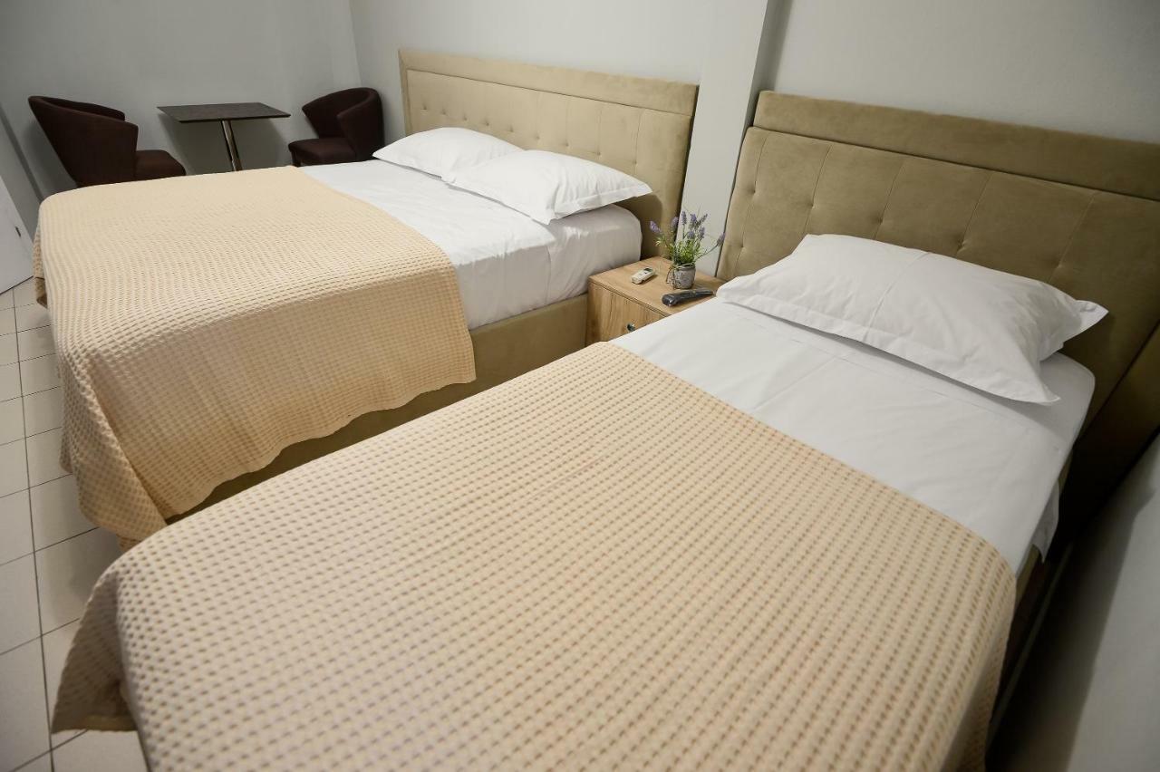 טיראנה Hotel Niku מראה חיצוני תמונה