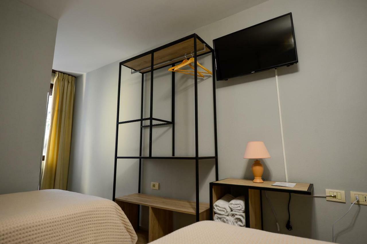 טיראנה Hotel Niku מראה חיצוני תמונה